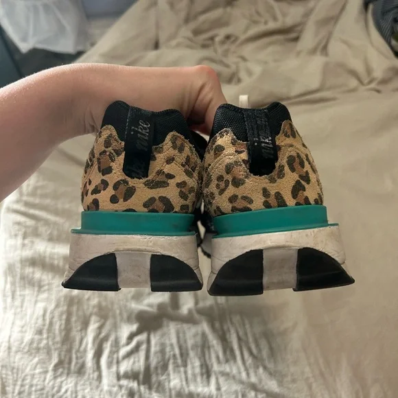 Nike Women's Black and Red Sneakers with Leopard Print - Picture 5 of 7